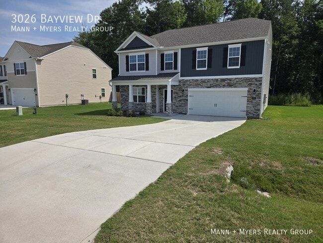 Building Photo - 3026 Bayview Dr
