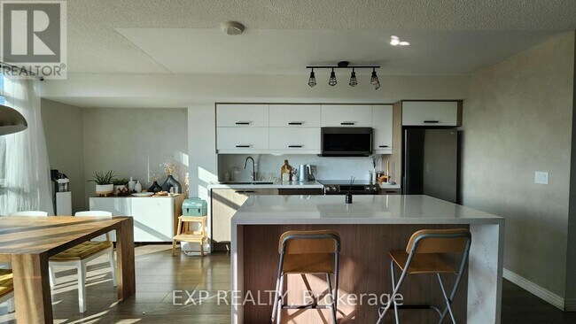 Photo - 215 Fort York Blvd Unit 505