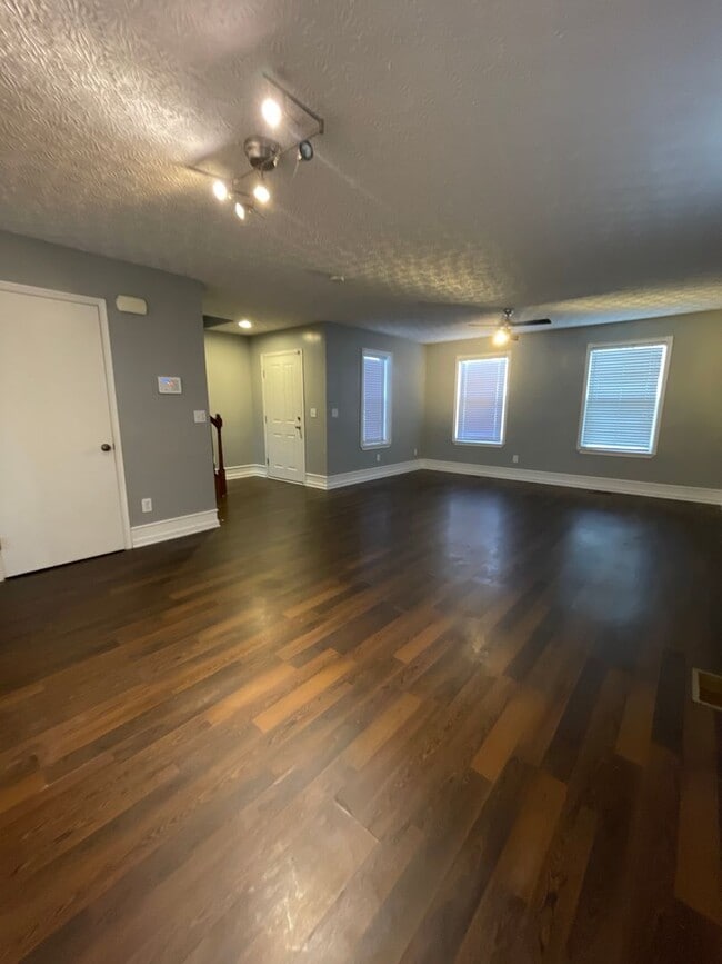 Photo - Introducing a stunning three-bedroom, two and a half bathroom home for rent in Columbus, OH!