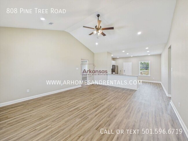 Photo - 808 Pine Tree Rd