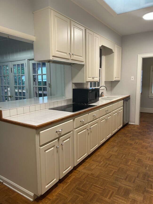 Photo - 1679 S Milledge Ave