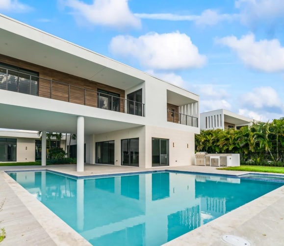 Photo - 16680 Botaniko Dr N