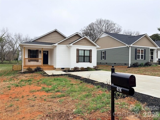 Photo - 626 W Bell St