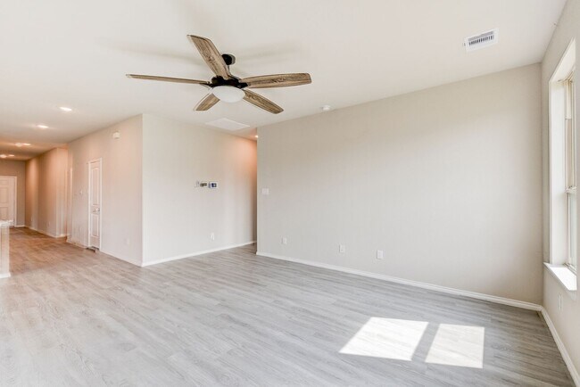 Photo - 3Bed 2Bath Beautiful Home!