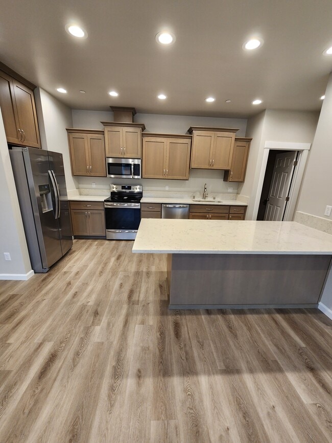 Photo - 14916 Canyon Rd E