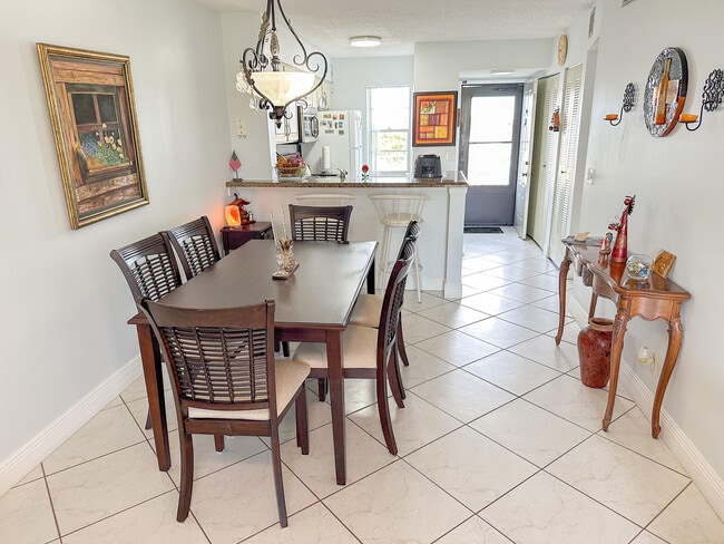Photo - 2222 N Cypress Bend Dr Unit 403