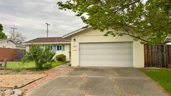 Photo - 3 bedroom | 2 bath | Single family home in Citrus Heights
