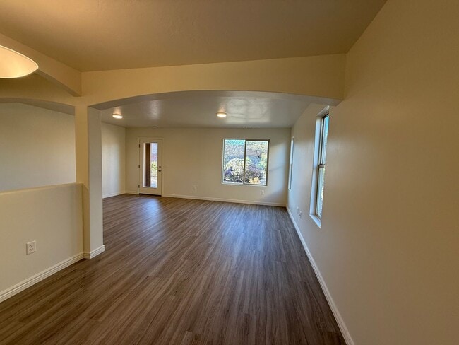 Photo - Remodeled Bluffview Townhome