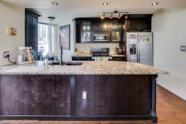 Photo - 1625 Larimer St