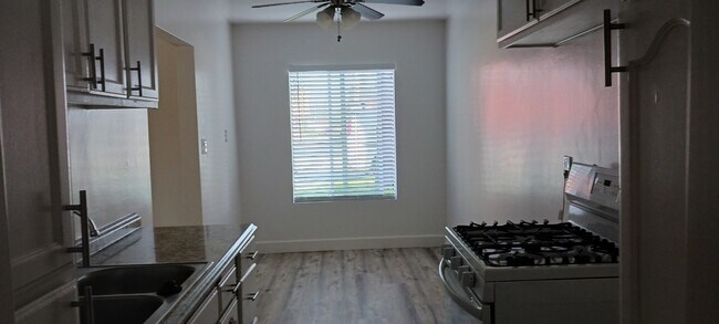 Photo - Palm Villa Apartments