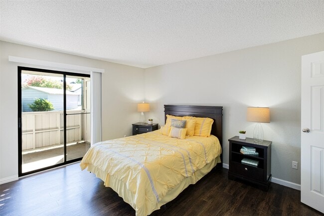 Building Photo - 4600 W Pioneer Dr Unit 017