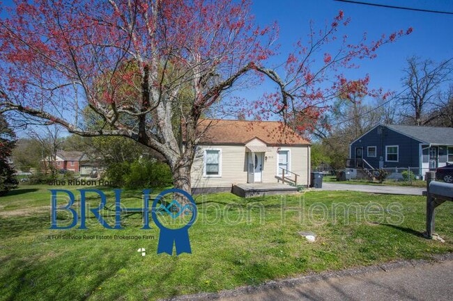 Photo - 3213 Shields Ave