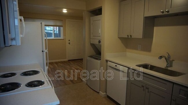 Photo - 3075 Zuni St