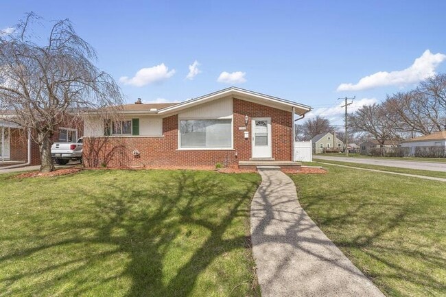 Photo - 13210 Spruce St House
