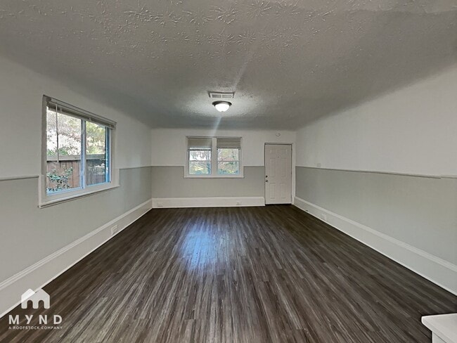 Photo - 2653 Randall St