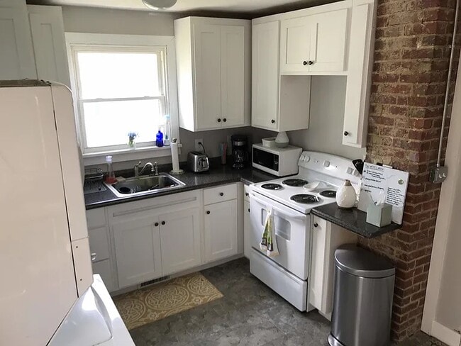 Photo - 2811 Neale St