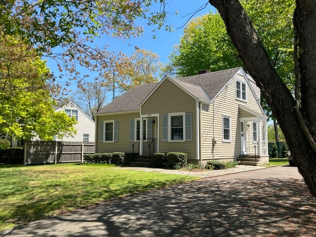 Photo - 427 Westford Dr
