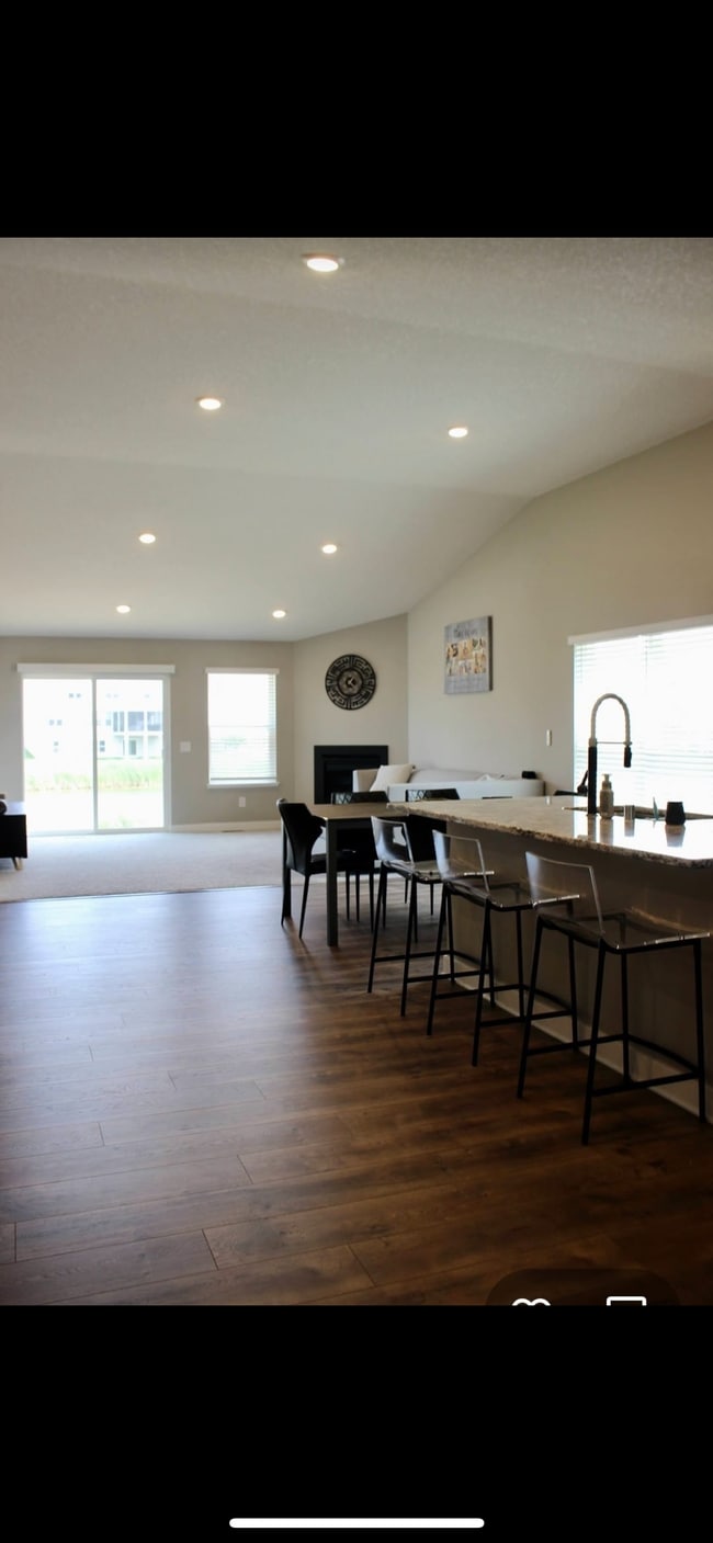 Photo - 11624 Pineridge Way N