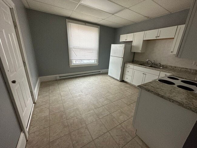 Photo - 2120 Lansing Ave Unit Apt #4
