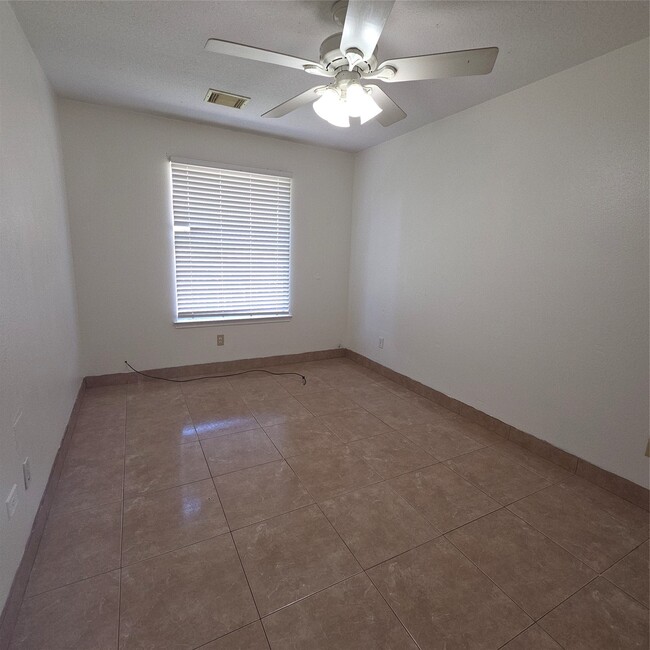 Building Photo - 10834 Cayman Mist Dr Unit 3