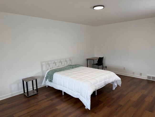 Building Photo - 1711 S 1300 E