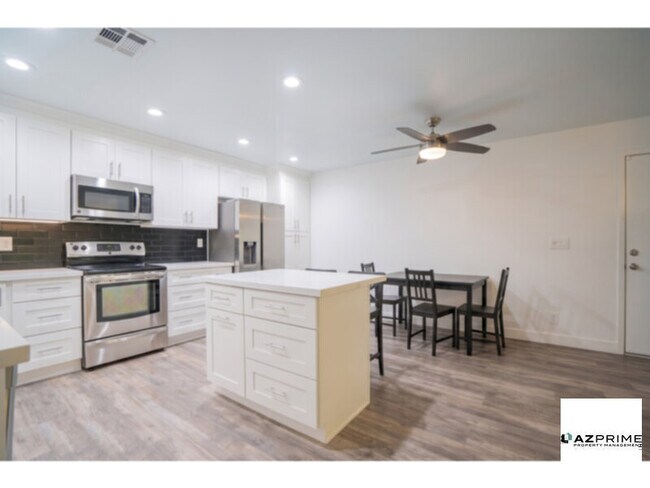 Photo - Arcadia 2BR/1BA Corner Condo ; Heated Pool &amp; Spa ; 8 Min to Old Town