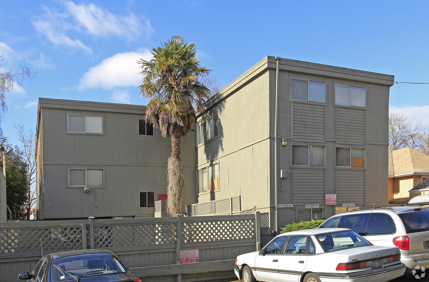 Photo - Tropics Apartments
