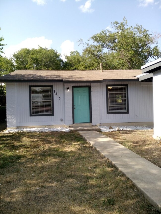 Building Photo - Modern 3-Bedroom in San Antonio’s Westside Rental