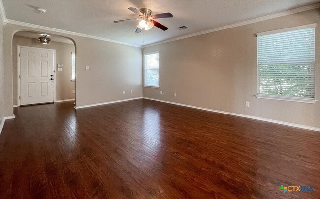 2237 Stoneleigh Dr