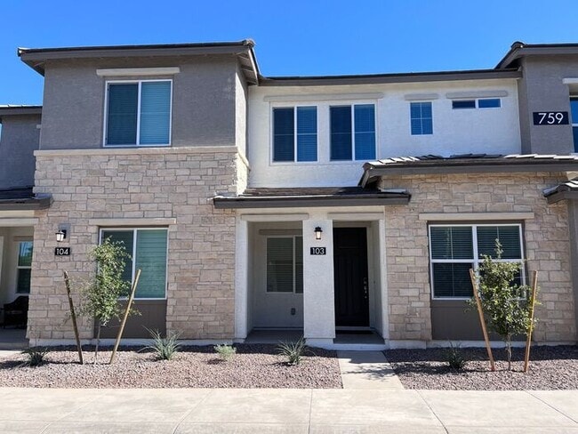 Photo - TOWN HOME WITH COMMUNITY POOL , GATED COMMUNITY in GILBERT!