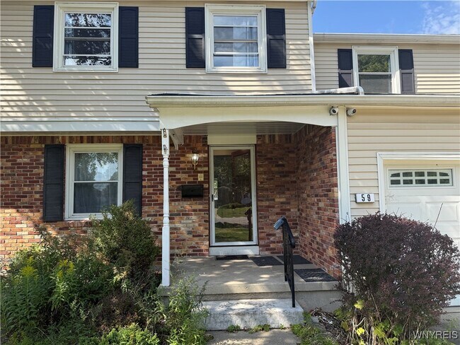 Photo - 59 Laurie Lea