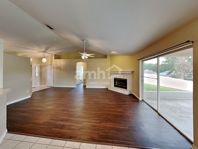Photo - 722 Meadow Park Dr