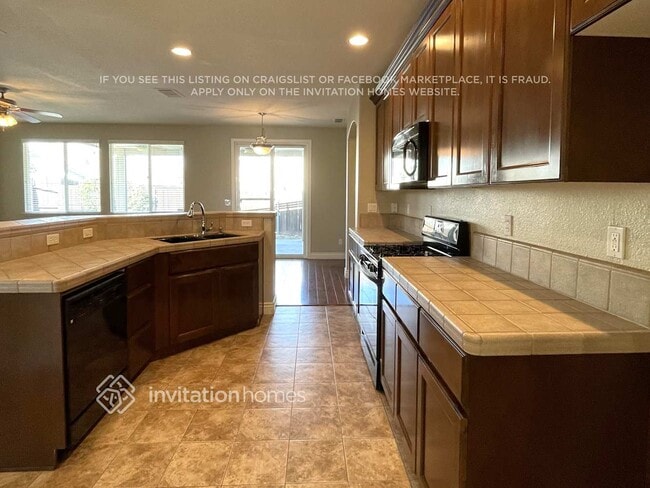 465 Elmwood Ct
