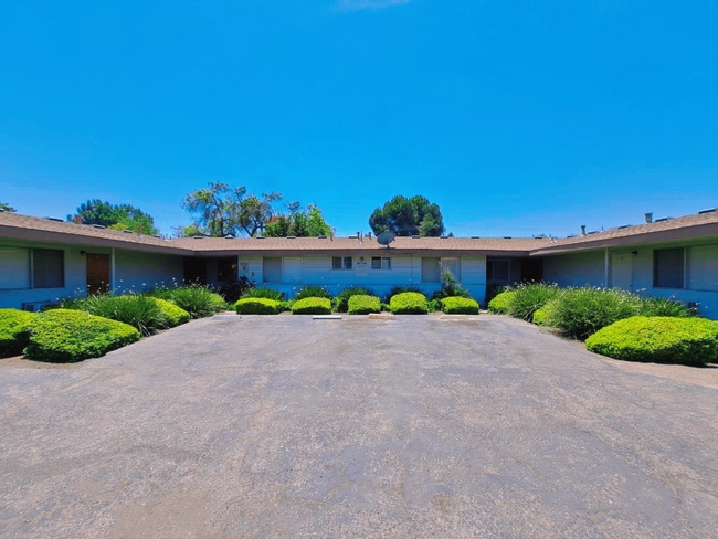 4302 - 4312 E Sierra Madre