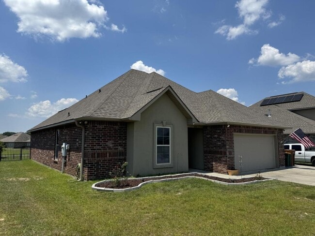 Photo - 16901 Desmare St