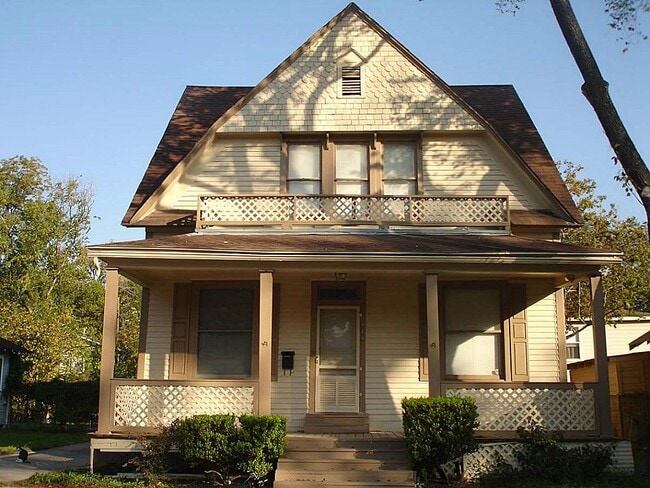 Building Photo - 315 W 21st St