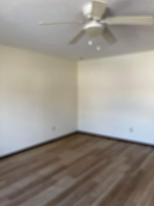 Photo - 3 BEDROOM 1.5 BATHROOM TOWNHOUSE FOR RENT