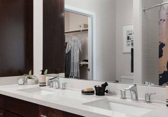 Photo - 5635 Diehl Trl-21175 Unidad 21175