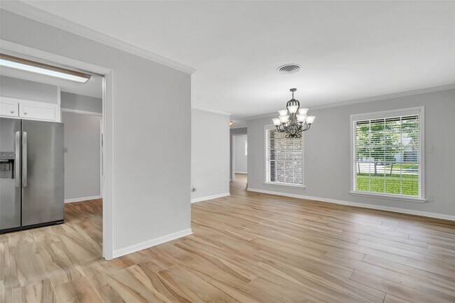 Photo - 442 Mignon Ln