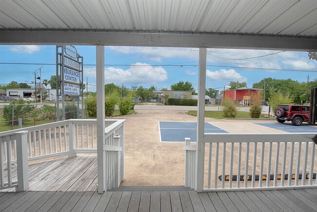 Photo - 715 Grand Ave
