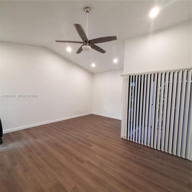 1211 S Independence Dr Unit 1211E