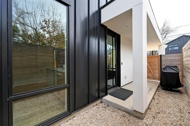 Photo - 1709 Willow St