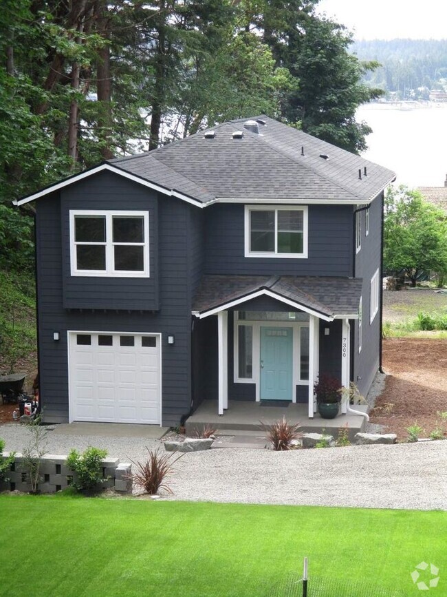 Building Photo - Wonderful 3 bedroom, 2.5 bathroom home wit...