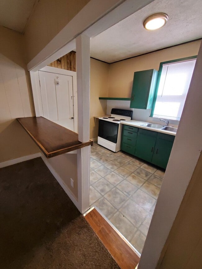 Photo - 1-2 bedroom house for rent in Clay Center, KS