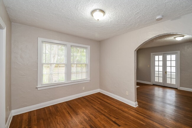 Photo - 6514 N Pearl St
