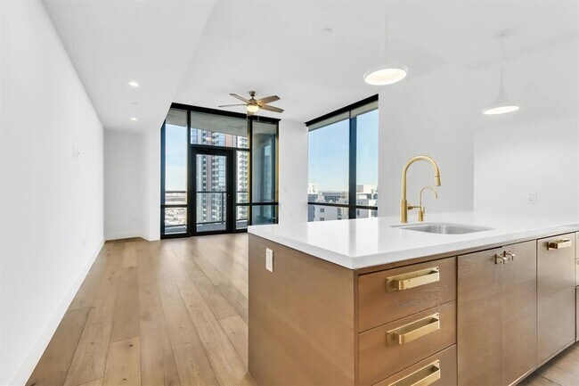 Photo - 70 Rainey St Unidad 1607 Rental