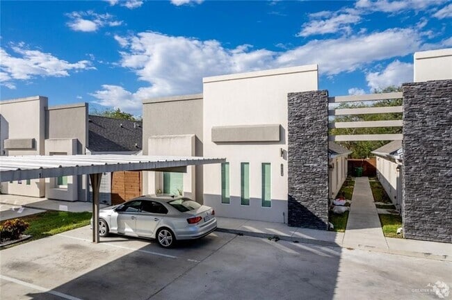 Building Photo - 1705 W Garrison Dr Unit 1 Rental