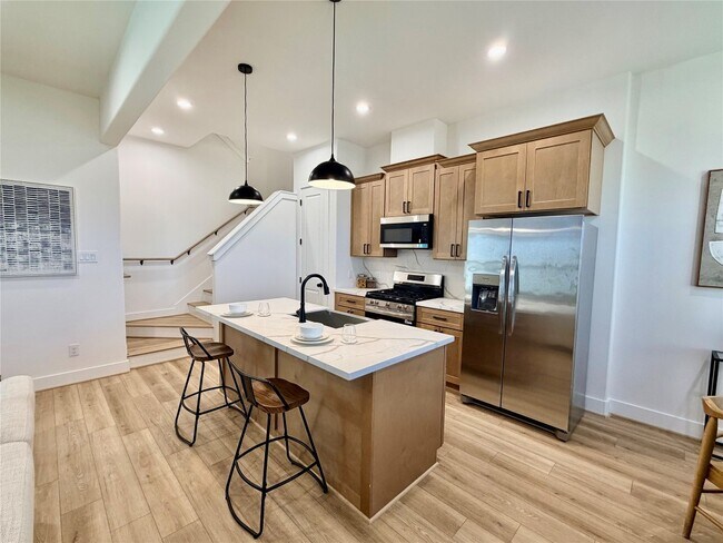 Photo - 5922 Cebra St