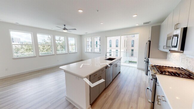 Building Photo - 3636 W Dallas St