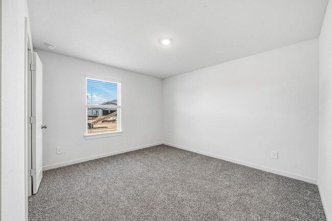 Photo - 3919 Langridge Dr